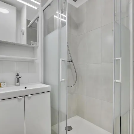 Le Chic- * Clichy